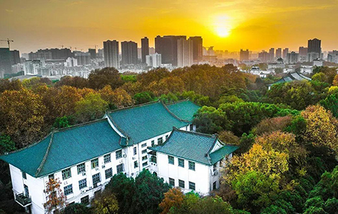 華中師範大学