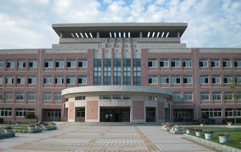 遼寧大学